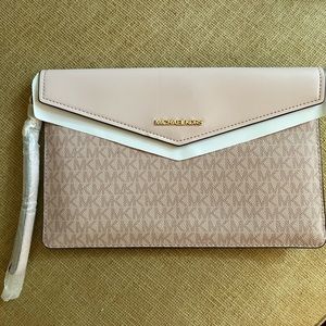 Never used light pink MK envelope wristlet